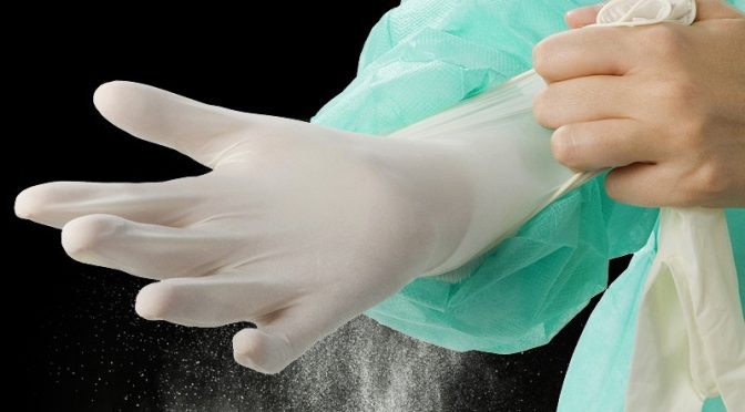 Sử dụng găng tay y tế đúng cách sẽ giúp các bạn bảo vệ được sức khỏe của bản thân tránh lây nhiễm dịch bệnh.